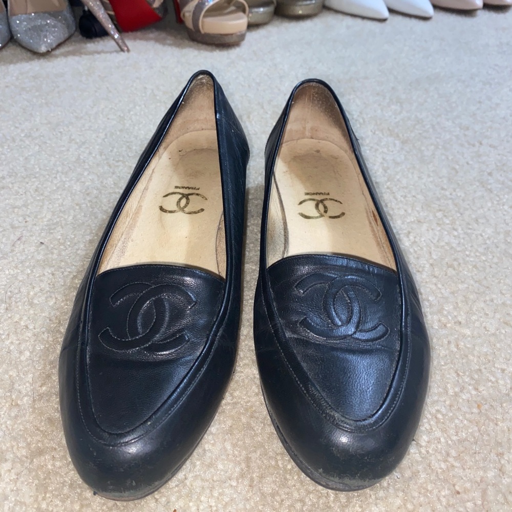 gorgeous vintage chanel flats / loafers